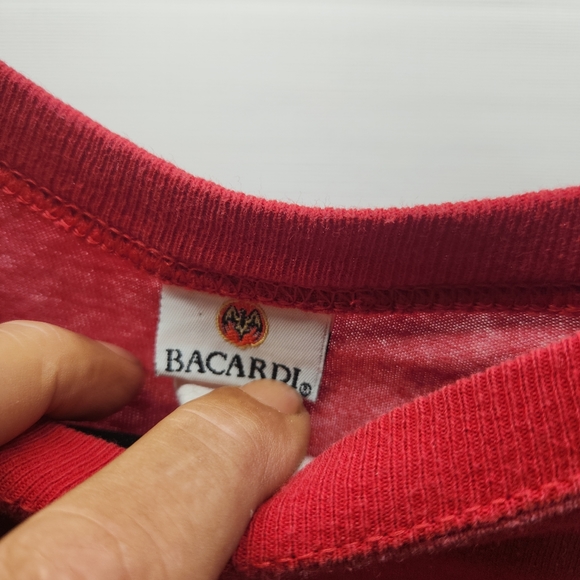 Bacardi T Shirt Men L Adult Red Long Sleeve Rum Drink Alcohol Vintage - Picture 3 of 4